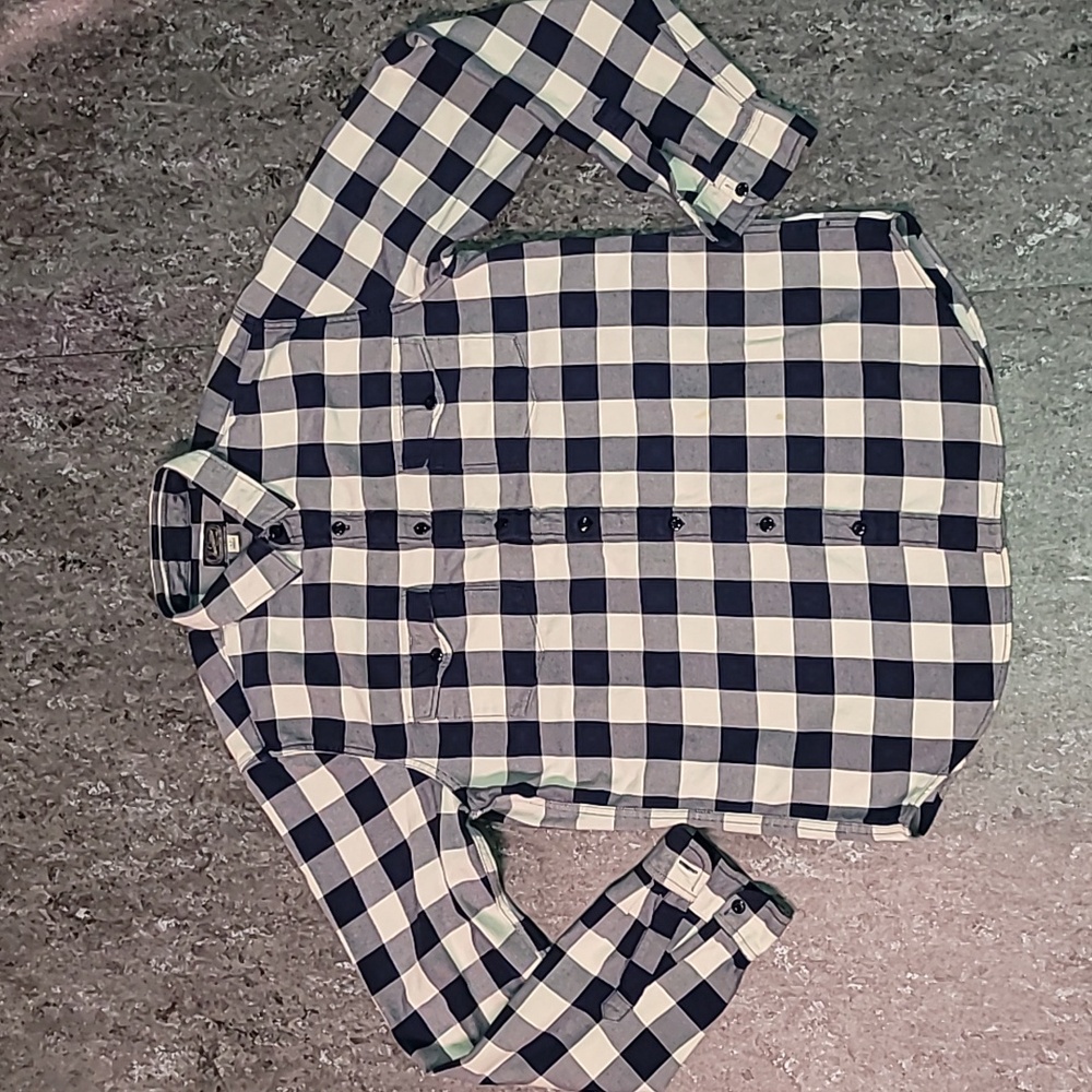 Vintage. J. Crew New York. 💯 Cotton button-up. 2 pockets. Men's size Large T